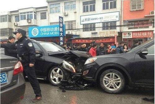 最硬的国产车事故视频,现场震撼画面曝光